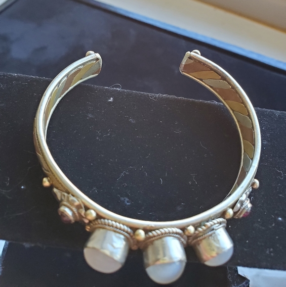 Moonstone and Garnet Cuff Bracelet - Picture 3 of 3